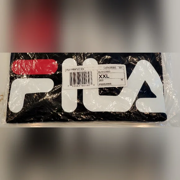 ๐๏ธ Brand NEW Black FILA T-Shirt - Picture 2 of 7